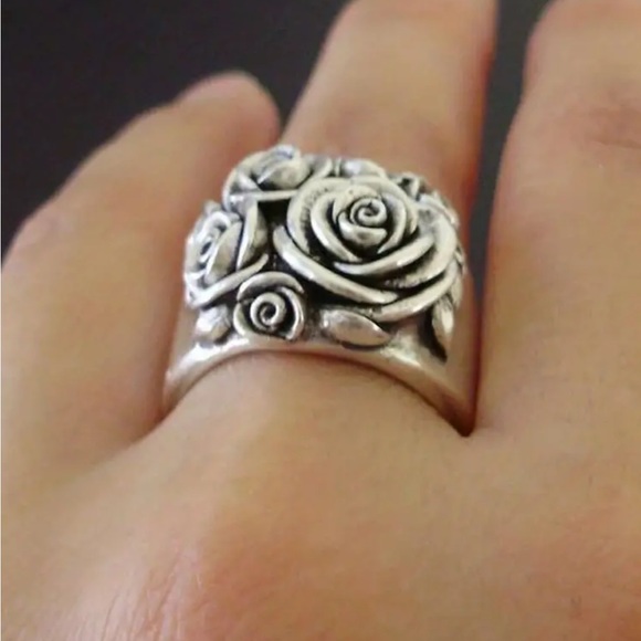 🎄3 for $23🎄 Silver Plated Rose Ring - Picture 2 of 4